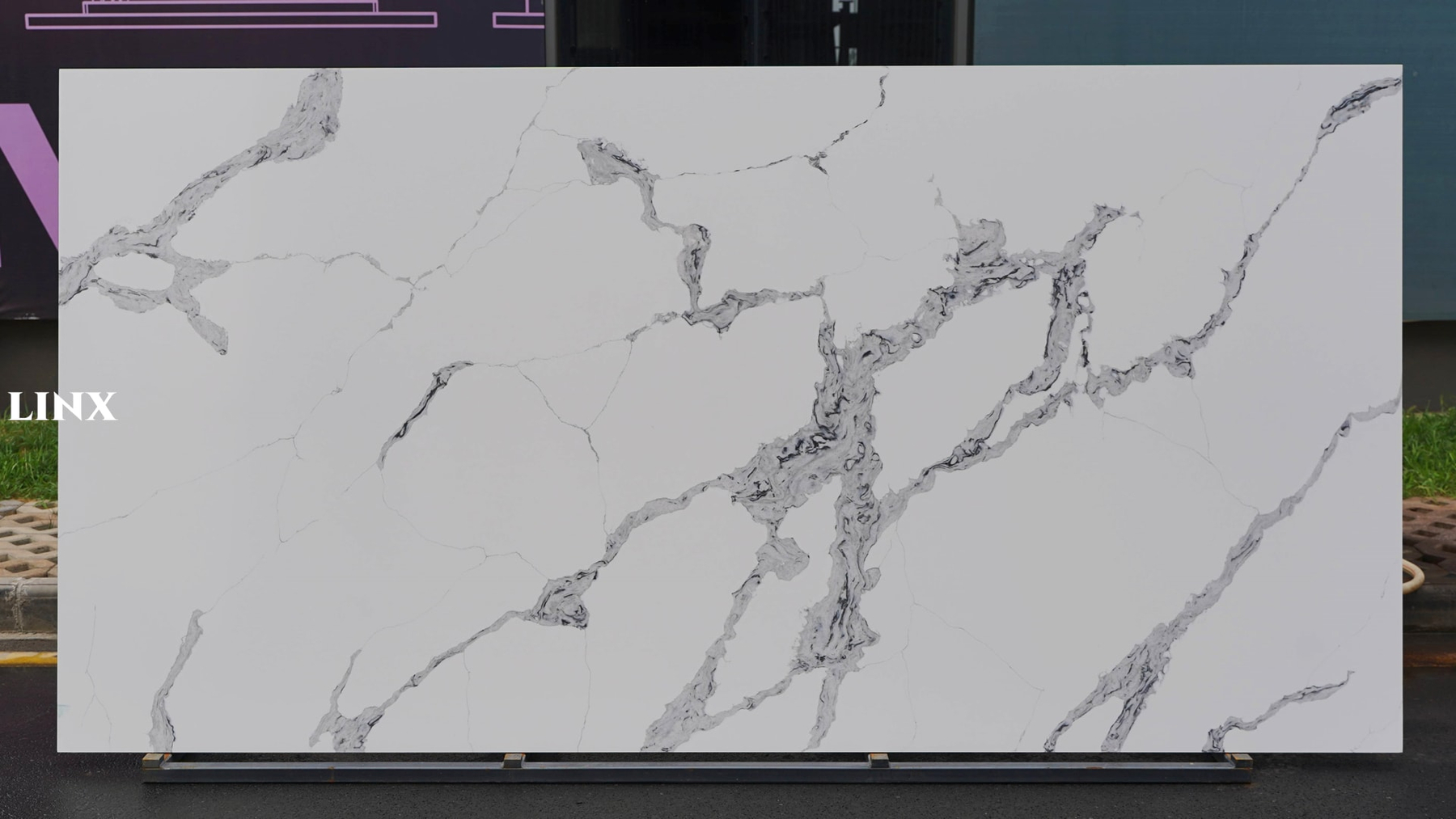 LXM9083 CALACATTA WHITE JADE STONE LINX SURFACES