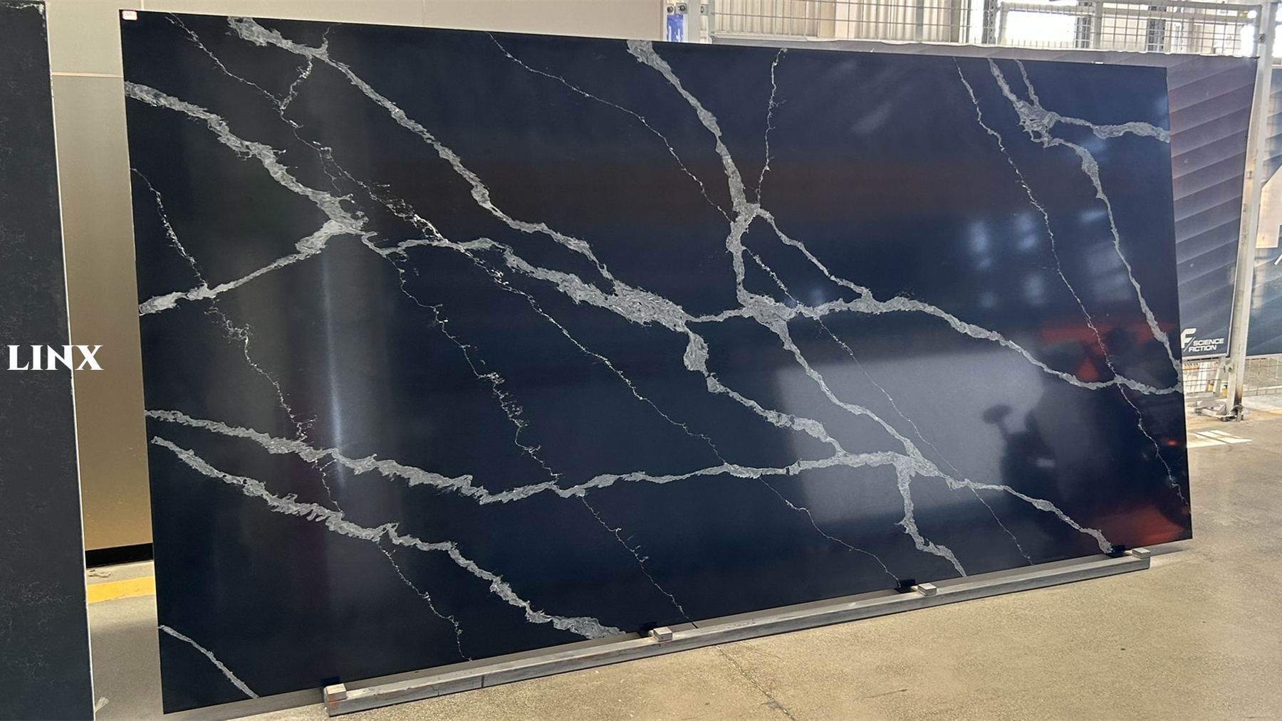 LXM9090 CALACATTA BLACK JADE STONE 1 LINX SURFACES