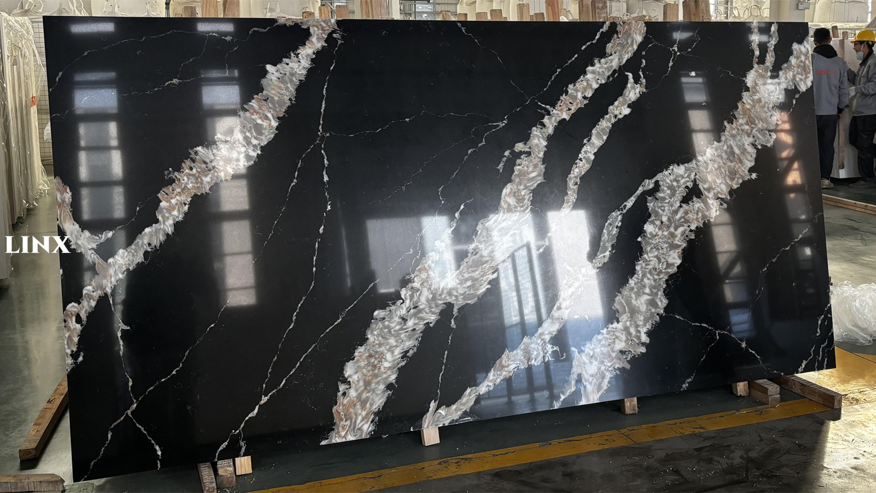 LXM9138 POWERFUL BLACK JADE STONE 1 LINX SURFACES