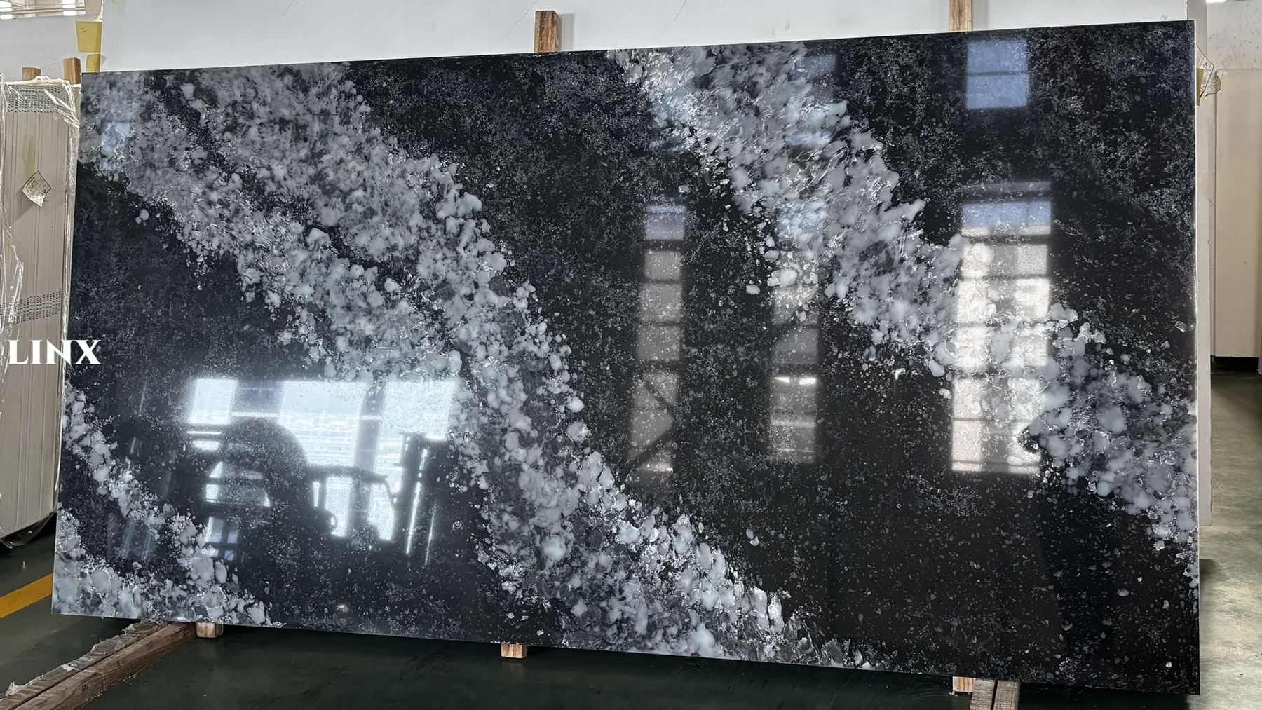 LXM9140 VOID BLOOM JADE STONE 2 LINX SURFACES