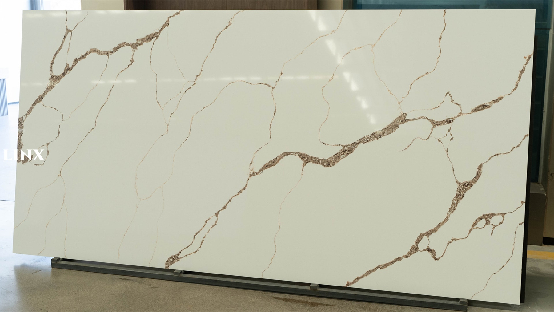 LXM9147 CALACATTA WHTE JADE STONE 2 LINX SURFACES